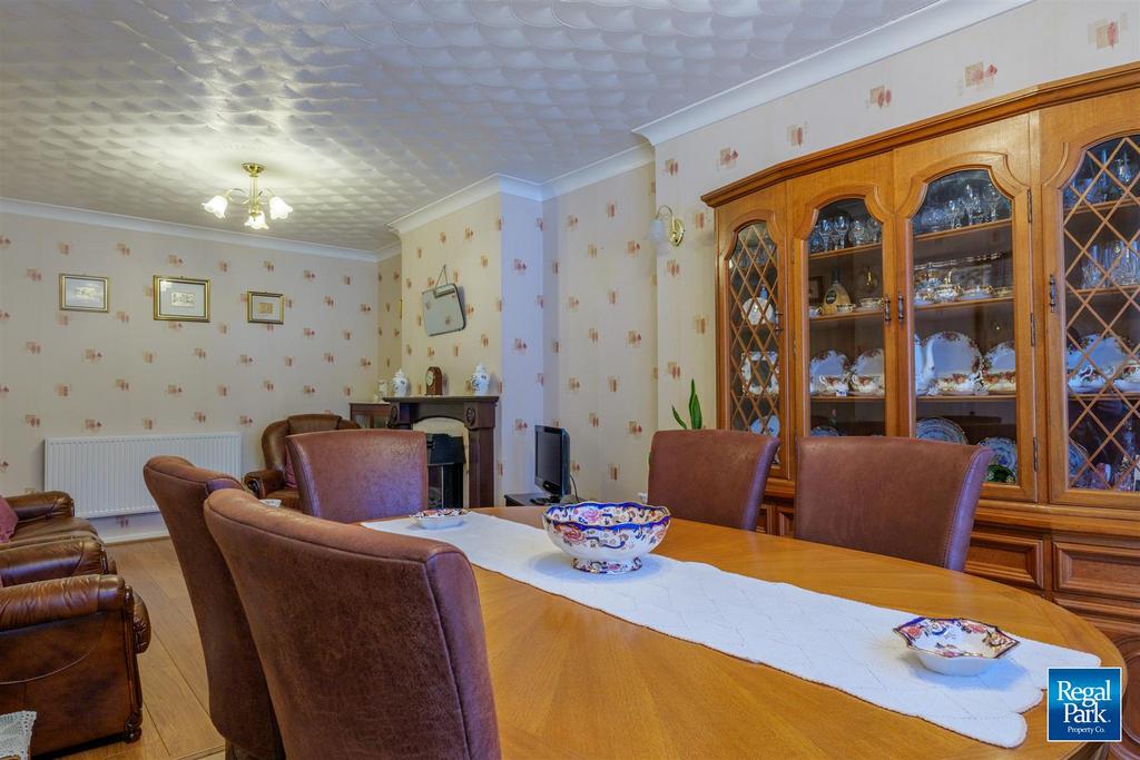 Sitting/Dining Room