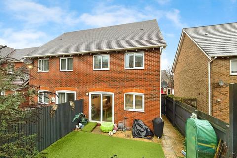 3 bedroom semi-detached house for sale, Swaffer Way, Ashford