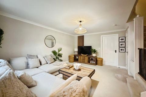 3 bedroom semi-detached house for sale, Swaffer Way, Ashford
