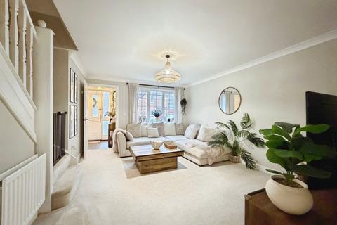 3 bedroom semi-detached house for sale, Swaffer Way, Ashford