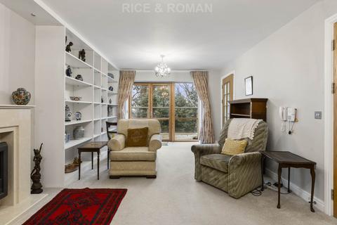 2 bedroom retirement property for sale, Oatlands Drive, Weybridge KT13