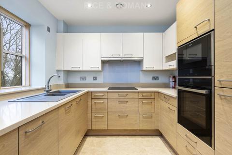 2 bedroom retirement property for sale, Oatlands Drive, Weybridge KT13