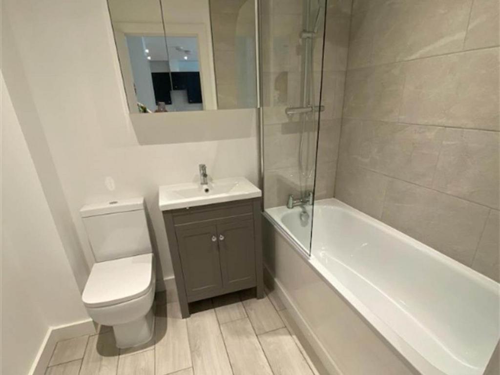 135320187 Bathroom 6