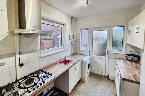 3 bedroom semi-detached house for sale, Naseby Road, Greater Manchester SK5