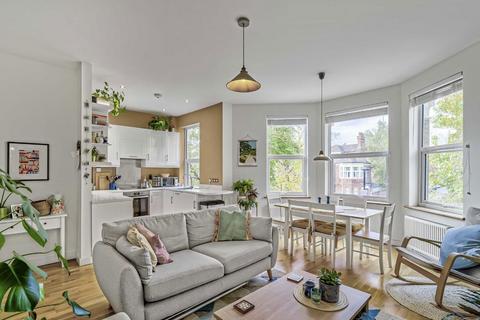 2 bedroom flat for sale, Mount Nod Road, London SW16