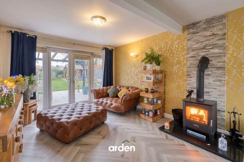 3 bedroom end of terrace house for sale, Sugarbrook Lane, Stoke Pound, B60