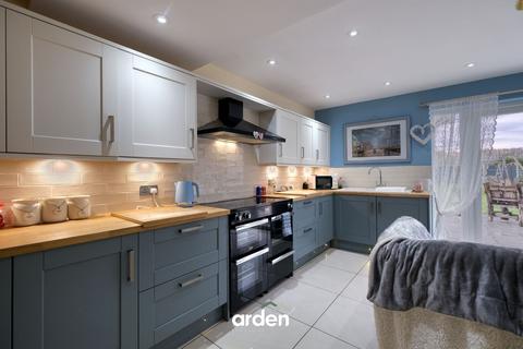 3 bedroom end of terrace house for sale, Sugarbrook Lane, Stoke Pound, B60