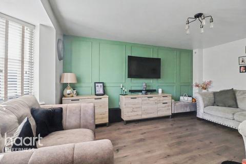 4 bedroom detached house for sale, Buttercup Avenue, Minster