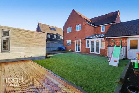 4 bedroom detached house for sale, Buttercup Avenue, Minster