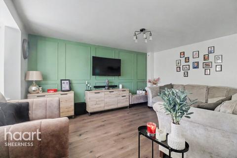 4 bedroom detached house for sale, Buttercup Avenue, Minster