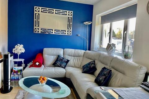 1 bedroom flat for sale, Rochester Court, Watford, WD25