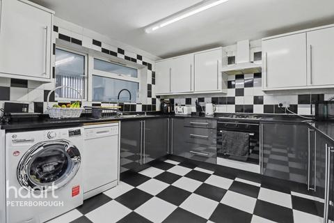 5 bedroom detached house for sale, Welland Road, Dogsthorpe
