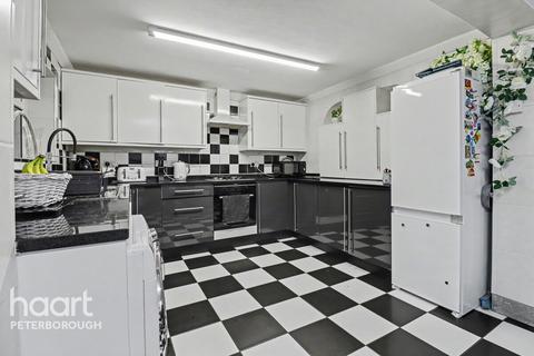 5 bedroom detached house for sale, Welland Road, Dogsthorpe