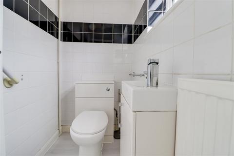 3 bedroom detached house for sale, Waarden Road, Canvey Island SS8