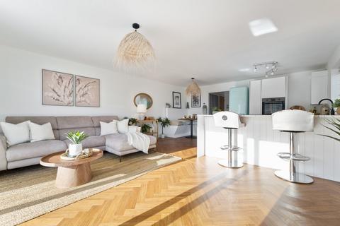 2 bedroom ground floor flat for sale, 4 Rushford Warren, Mudeford, Christchurch, BH23