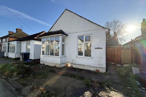 3 bedroom property to rent, Beaumont Avenue, Wembley, HA0