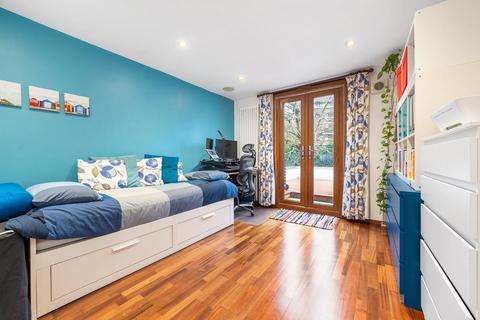 2 bedroom flat for sale, Leander Road, SW2