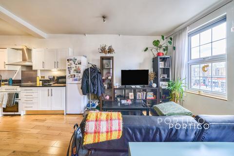 1 bedroom flat to rent, Clapham Common South Side, London, SW4