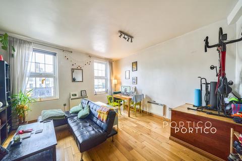 1 bedroom flat to rent, Clapham Common South Side, London, SW4