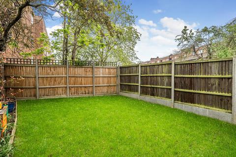 4 bedroom terraced house for sale, Roundhay Close, London, SE23