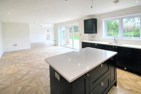 4 bedroom detached bungalow to rent, Marjorie Loke, Trunch NR28