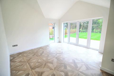 undefined, Marjorie Loke, Trunch NR28