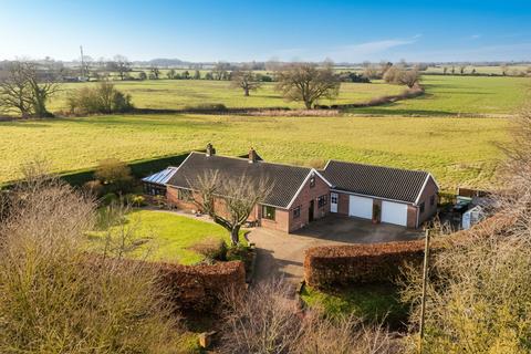 5 bedroom chalet for sale, Stubbs Green, Norwich NR14