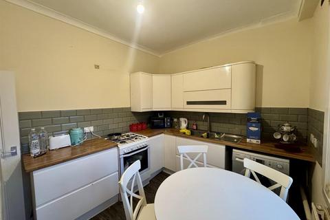 3 bedroom flat to rent, London Road, Croydon