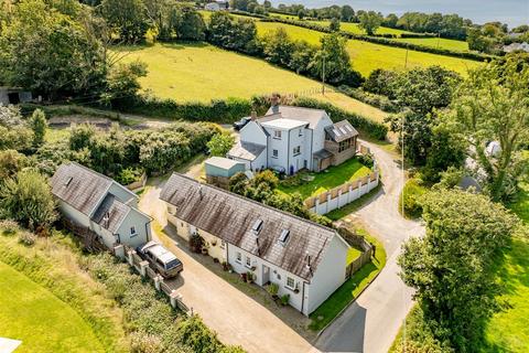 4 bedroom property with land for sale, Pontgarreg, Llandysul