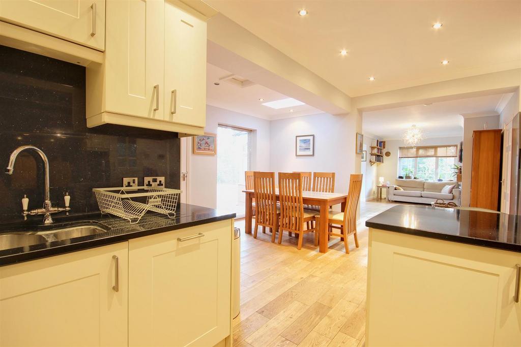 Dining kitchen
