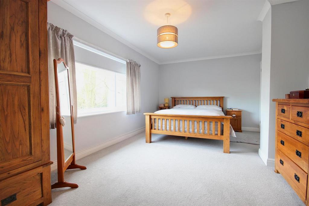 Bedroom 2 (rear)
