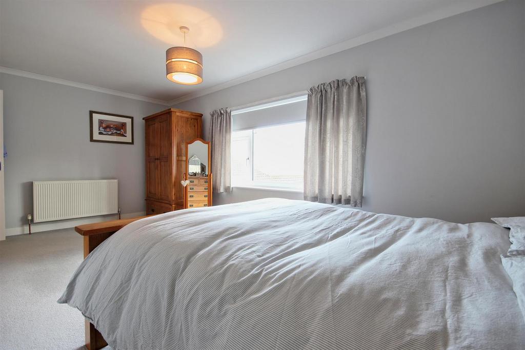 Bedroom 2 (rear)