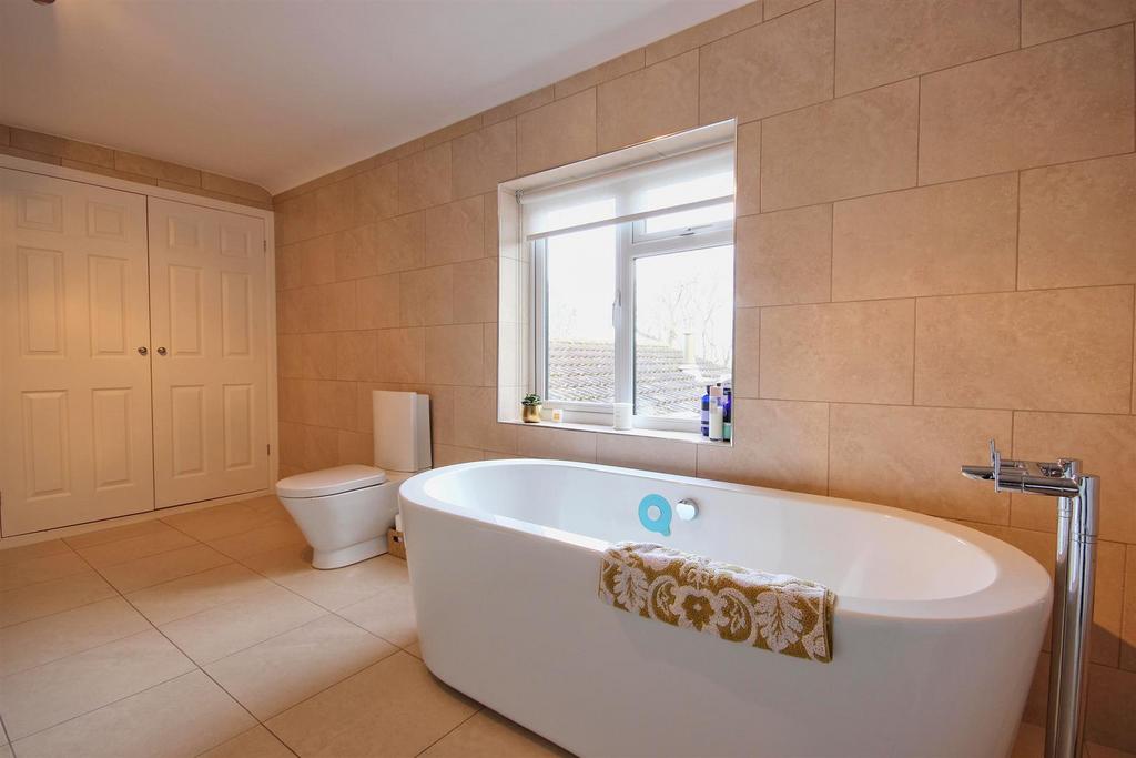 Bathroom/w.c.