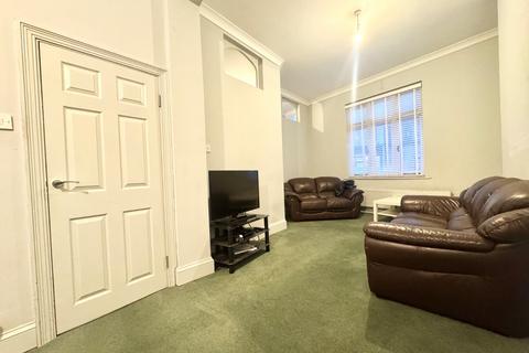 6 bedroom terraced house to rent, Chatham Street, Ramsgate, Kent, CT11
