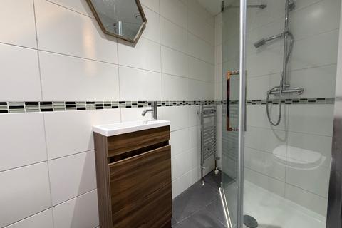 6 bedroom terraced house to rent, Chatham Street, Ramsgate, Kent, CT11