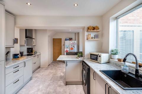 3 bedroom semi-detached house for sale, Galway Crescent, Retford DN22