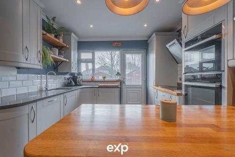 4 bedroom terraced bungalow for sale, Sheldonfield Road, Birmingham B26