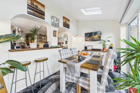 3 bedroom semi-detached house for sale, Troon Gardens, Luton LU2