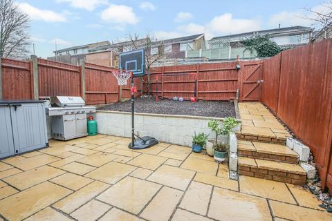 3 bedroom end of terrace house for sale, Hedgerow Drive, Southampton SO18