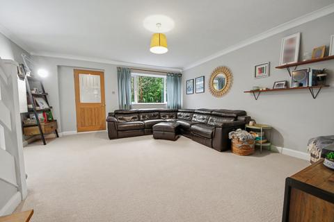3 bedroom end of terrace house for sale, Hedgerow Drive, Southampton SO18