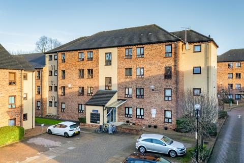 Bennett, Woodlands Village, WF1