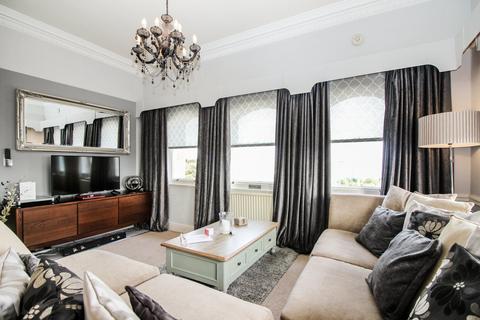1 bedroom flat for sale, Queen Elizabeth, Court Kings Road, Great Yarmouth