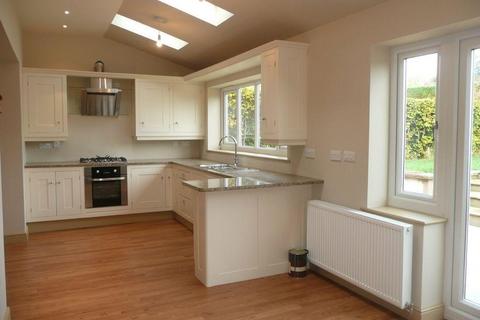 4 bedroom semi-detached house to rent, Stonecroft Road, Sheffield