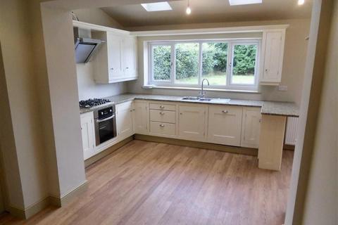 4 bedroom semi-detached house to rent, Stonecroft Road, Sheffield
