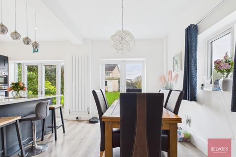 5 bedroom semi-detached house for sale, Bryn Road, Loughor, Swansea, SA4