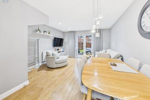 2 bedroom terraced house for sale, Timms Close, Aylesbury, Buckinghamshire