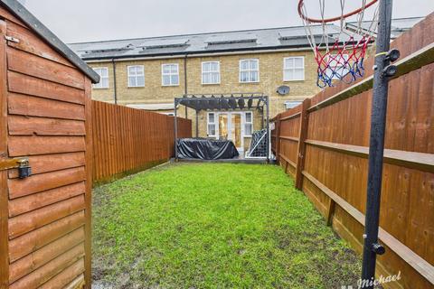 2 bedroom terraced house for sale, Timms Close, Aylesbury, Buckinghamshire