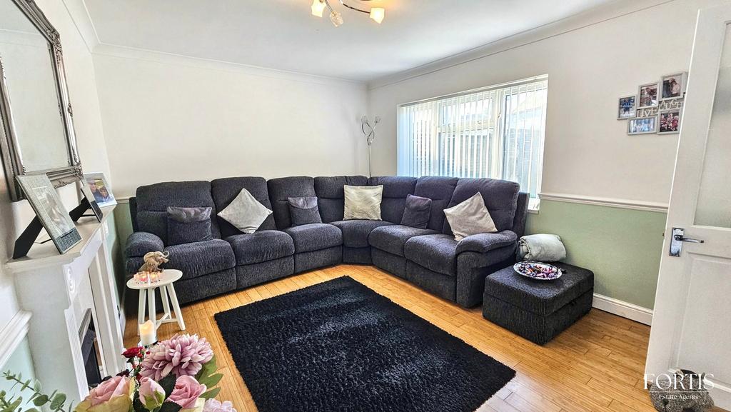 House in Cardiff, Pentrebane, Fairwater - View 3