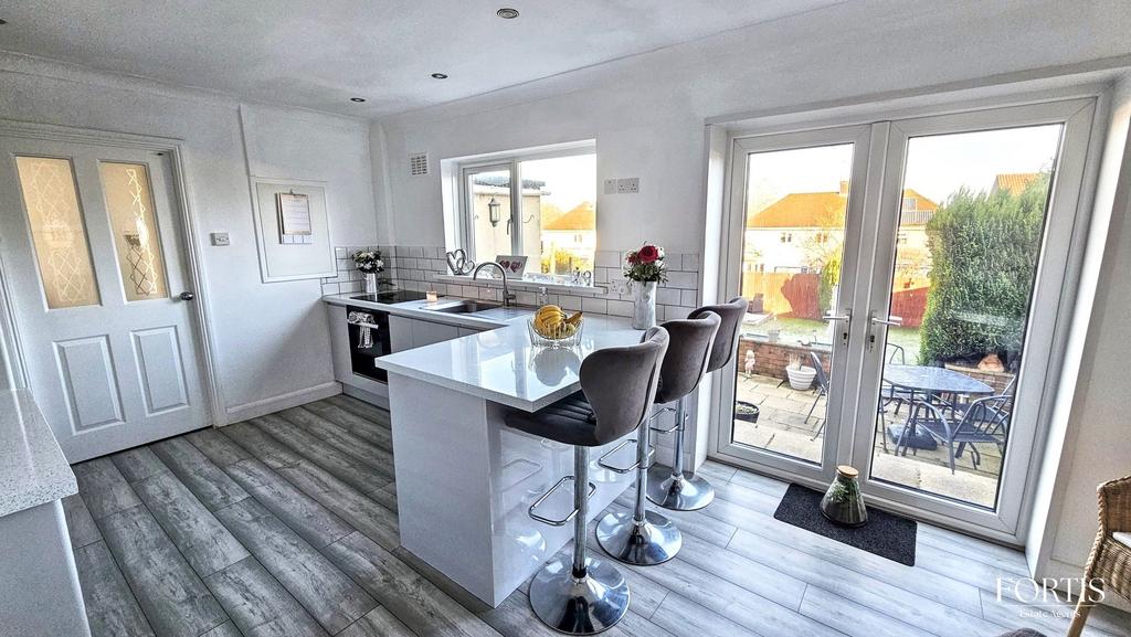 House in Cardiff, Pentrebane, Fairwater - More