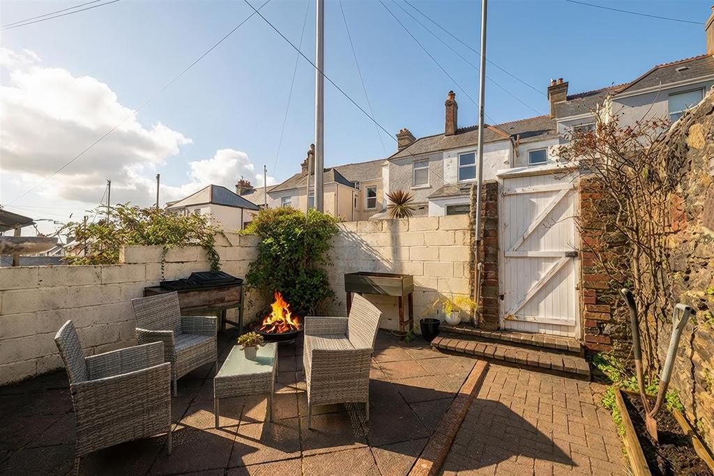Rear Courtyard